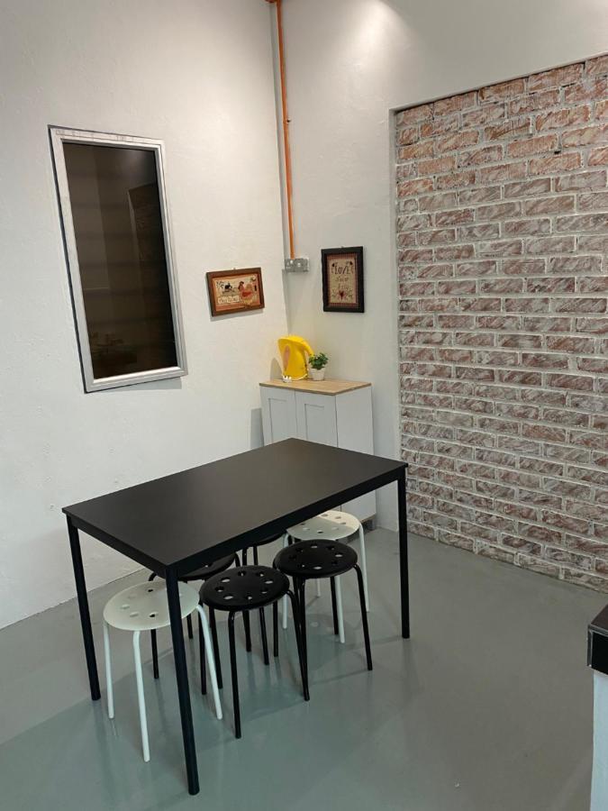 Malacca Homestay "Feel At Home" Near A Famosa & Jonker Street For 4-7 People מראה חיצוני תמונה